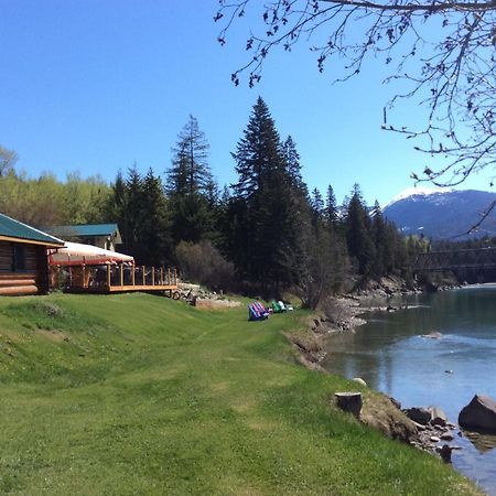 Tete Jaune Lodge Екстериор снимка