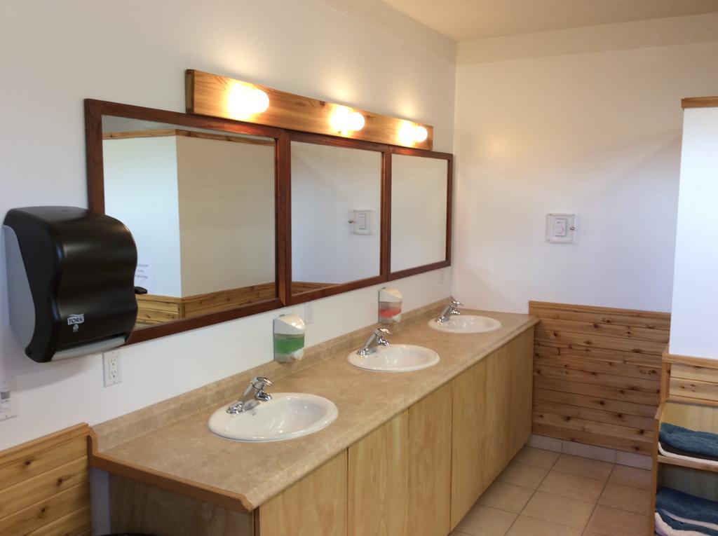 Tete Jaune Lodge Екстериор снимка